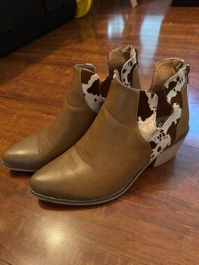 Natural Reflections Tan Ankle Booties with Brown-and-White Cowprint Panel